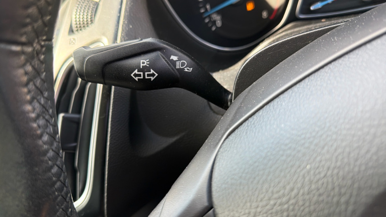 Ford Focus 1.0 EcoBoost Zetec 5dr Petrol Hatchback